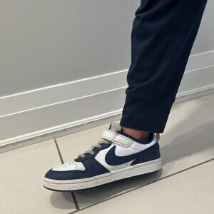 1.5 Y Kids Nike Court Borough Low 2: Preloved but in good condition!